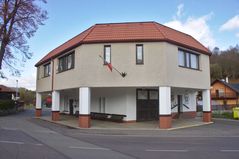 ملف:Hnátnice, obecní úřad II.jpg