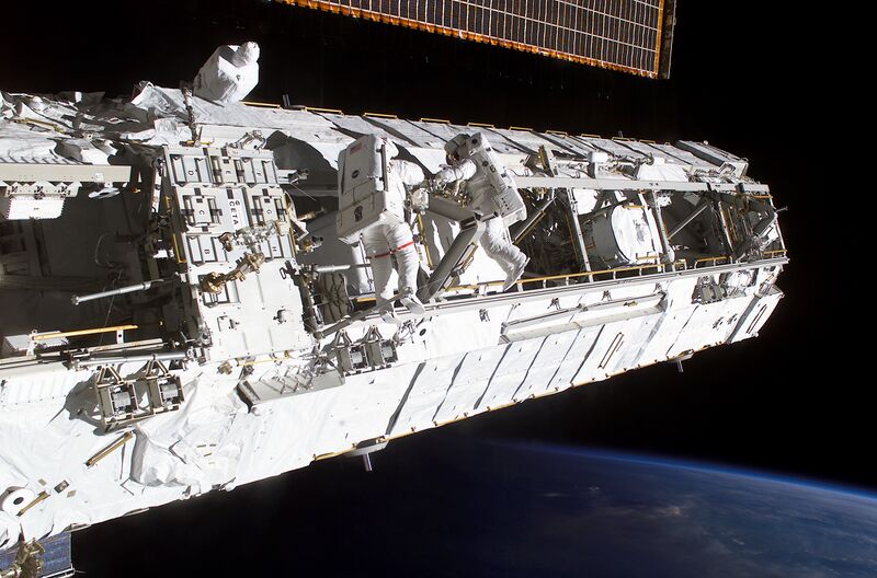 ملف:ISS Truss structure.jpg