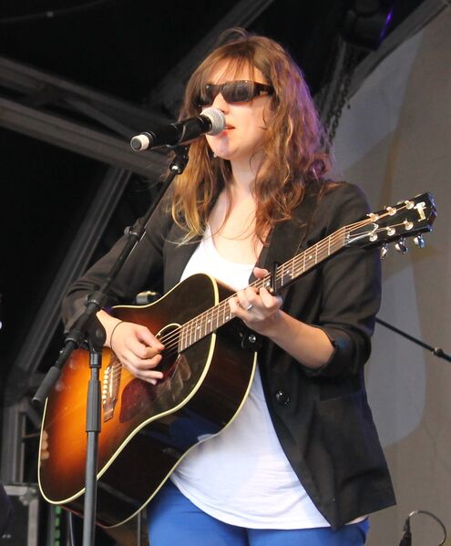 ملف:Amelia Curran.jpg