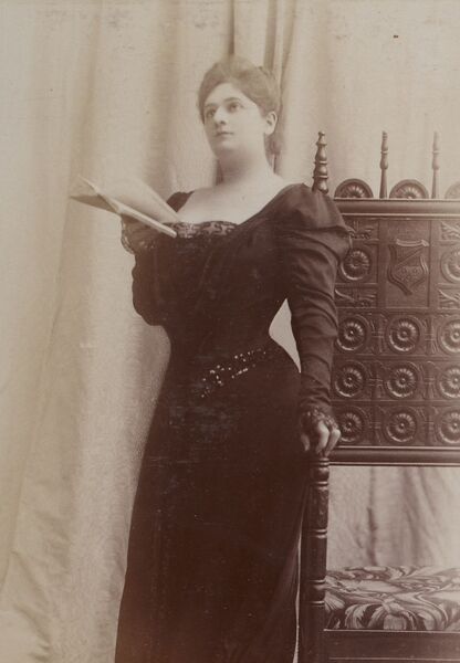 ملف:Blanche Marchesi btv1b85969067-p025 (cropped).jpg