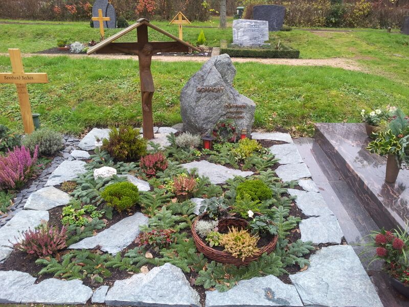 ملف:Günther Schacht Grab.jpg