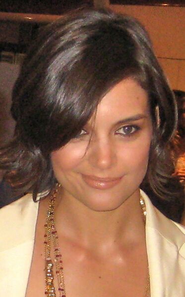 ملف:Katie Holmes WHCAD (cropped).jpg