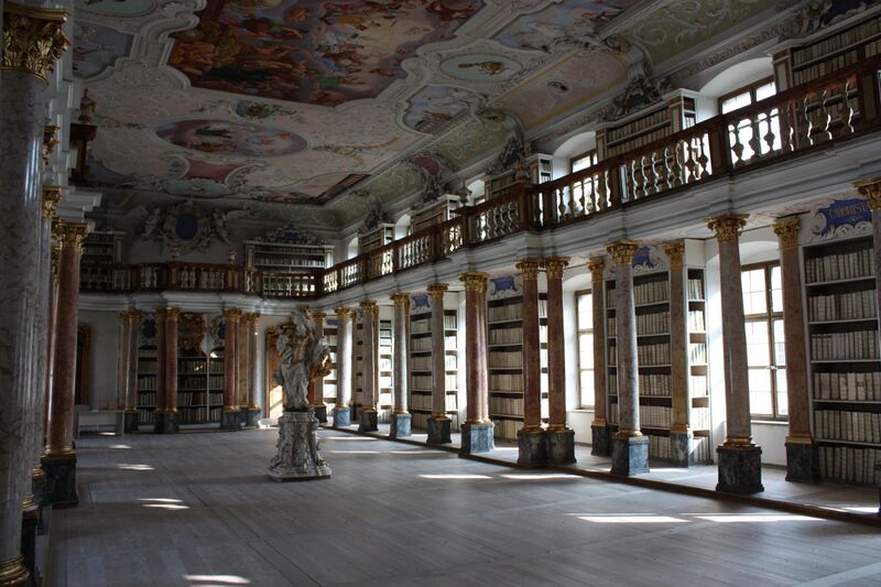 ملف:KlosterOttobeurenBibliothek28.jpg