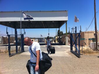 Flickr - Israel Defense Forces - Druze Students Crossing the Israeli-Syrian Border.jpg