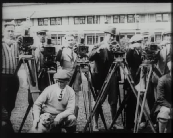 ملف:1925 Studio Tour.webm - المعرفة