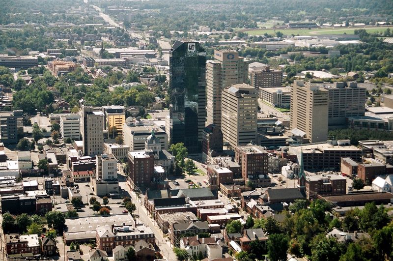 ملف:LexingtonDowntown.JPG