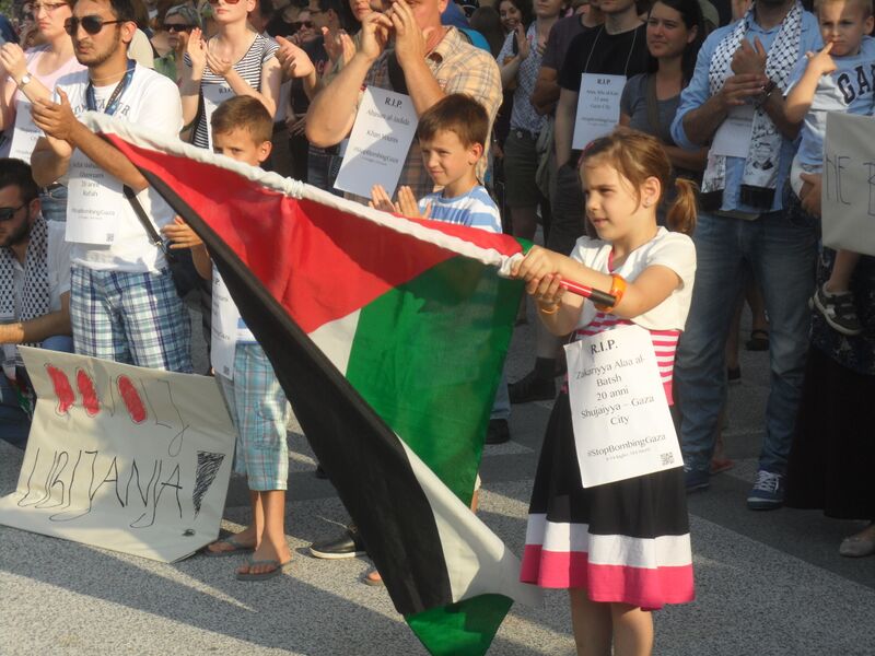 ملف:Stop Bombing Gaza (18 July 2014, Ljubljana, Slovenia) 12.JPG