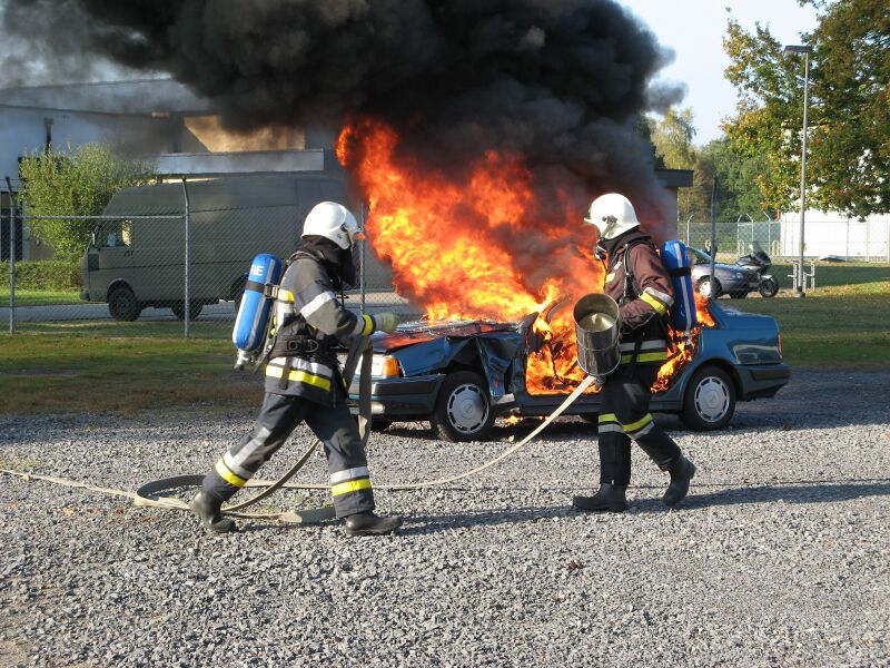 ملف:CarFireTraining4.jpg