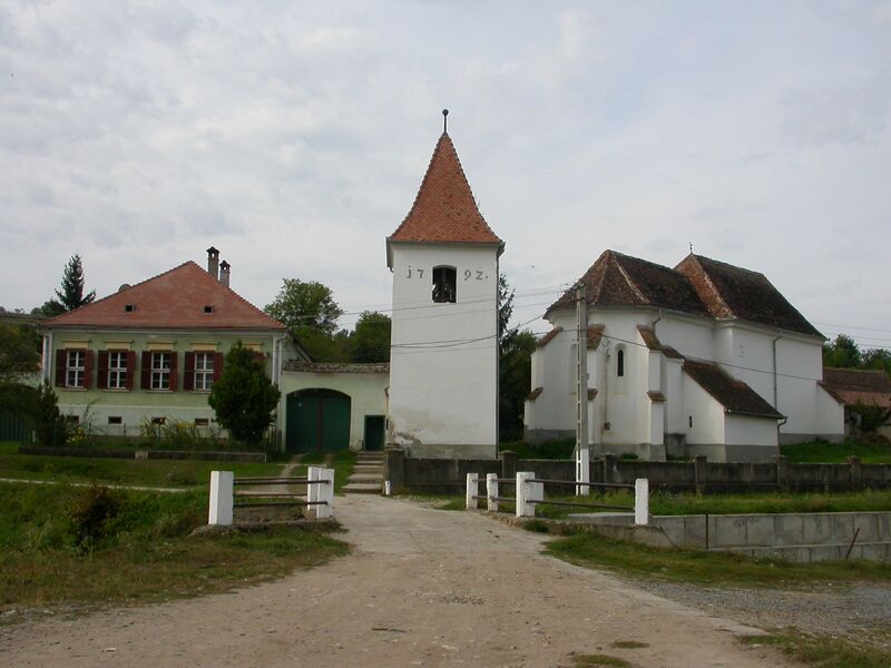 ملف:Roandola Biserica evanghelica (1).JPG