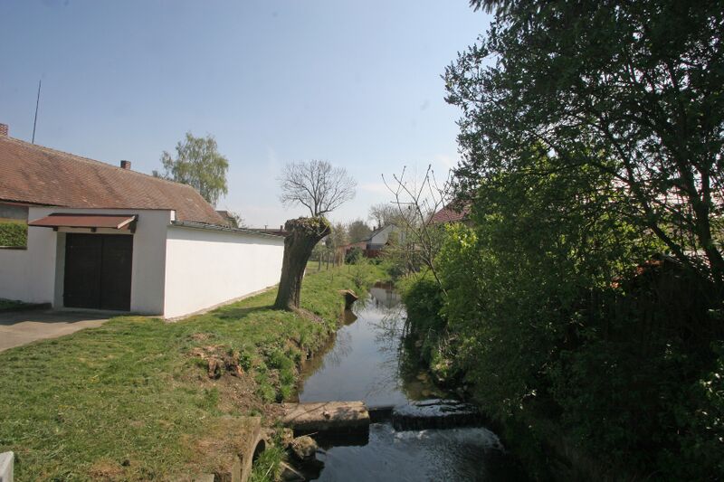 ملف:Bylany - Bylanka.JPG