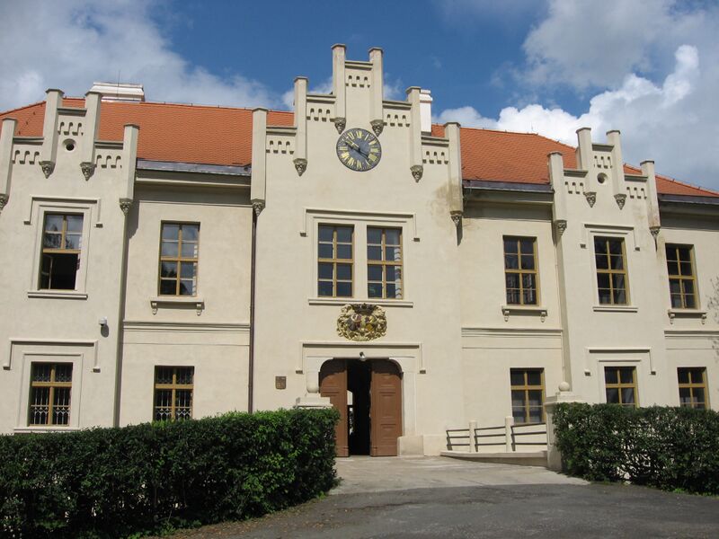 ملف:Castle Hradiste Blovice.JPG