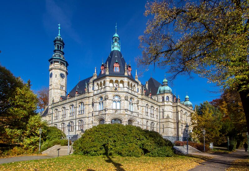 ملف:Liberec Severočeské muzeum 1.jpg