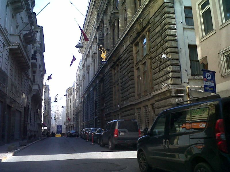 ملف:Bankalar Caddesi Şubat 2012.jpg