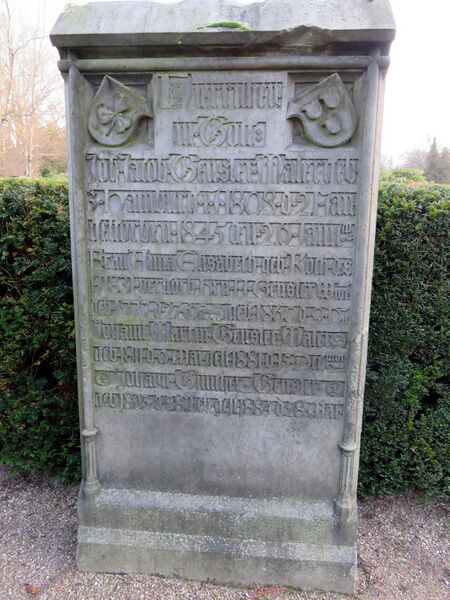 ملف:FamilienGrabmal Gensler FriedhofOhlsdorf2.JPG