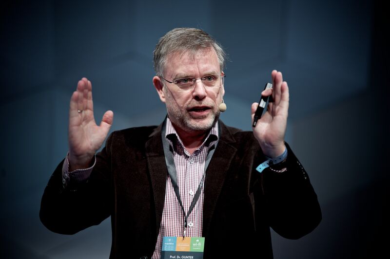 ملف:Gunter Dueck 2013 (8717865003).jpg