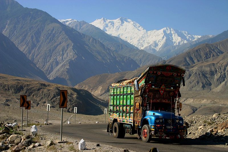 ملف:Karakorum Highway (KKH) Nanga Parbat.jpg