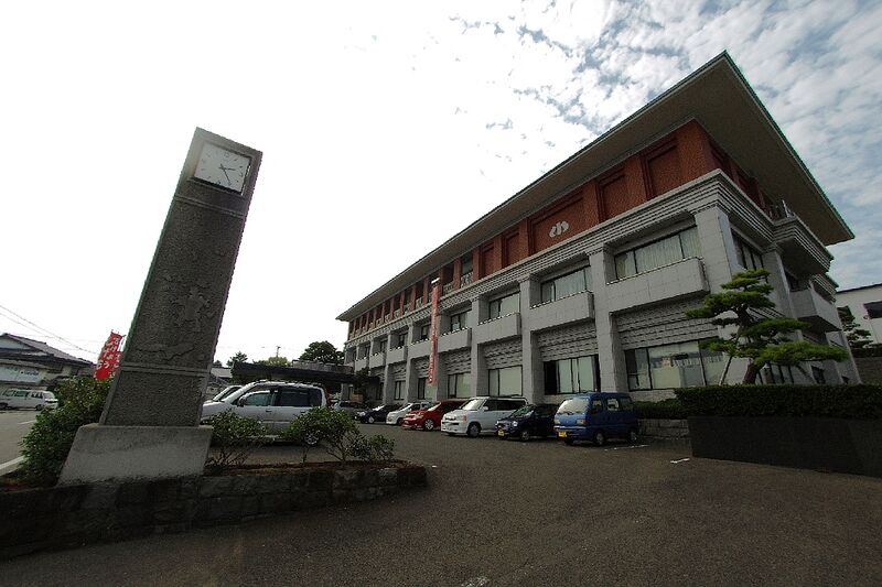 ملف:Ojika town office2010.jpg