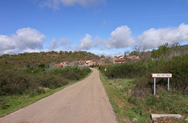ملفVilloruebo, vista de la población desde BUV 8202.jpg المعرفة