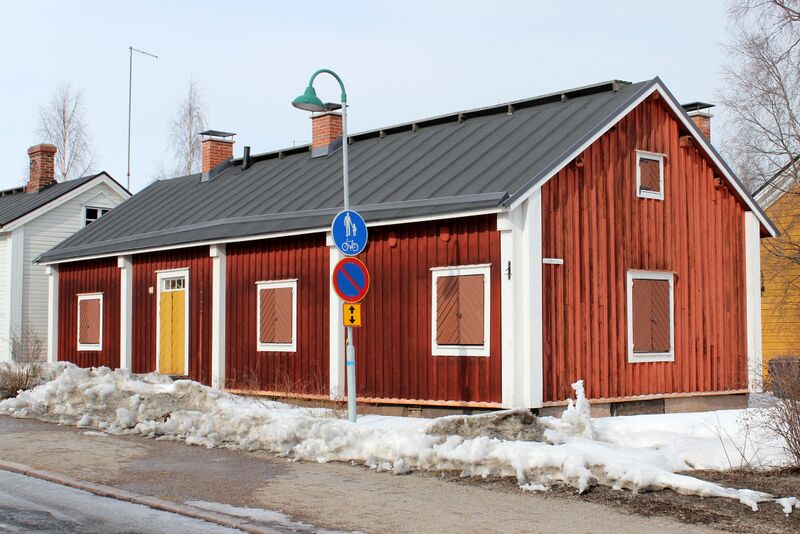 ملف:Pikisaarentie 6 Oulu.JPG