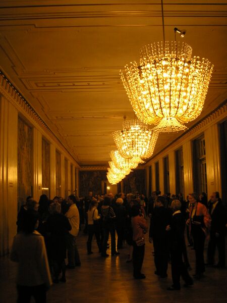 ملف:Staatsoper Vienna 010.jpg