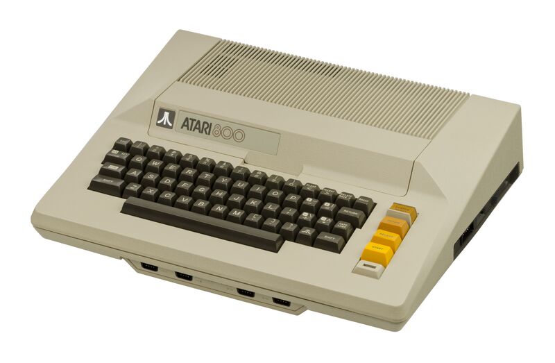 ملف:Atari-800-Computer-FL.jpg