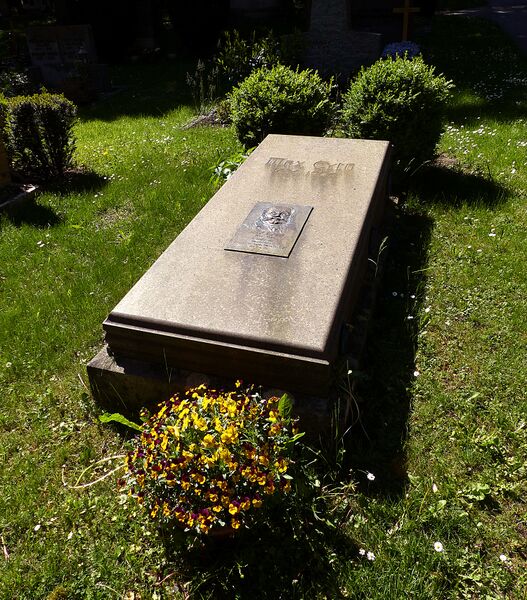 ملف:Grab Max Eyth.jpg