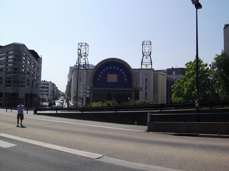 ملف:Ancienne Usine LU.jpg