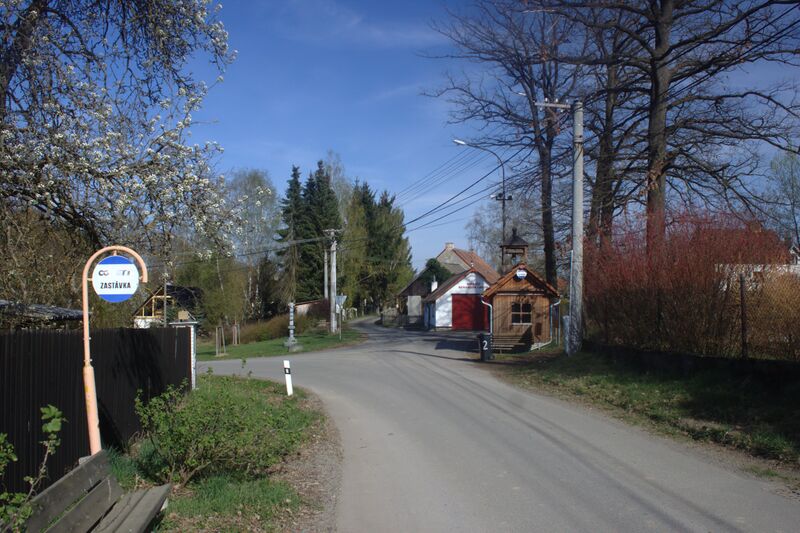 ملف:Beranova Lhota, zastávka.jpg