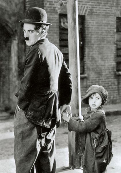 ملف:Chaplin The Kid 2 crop.jpg