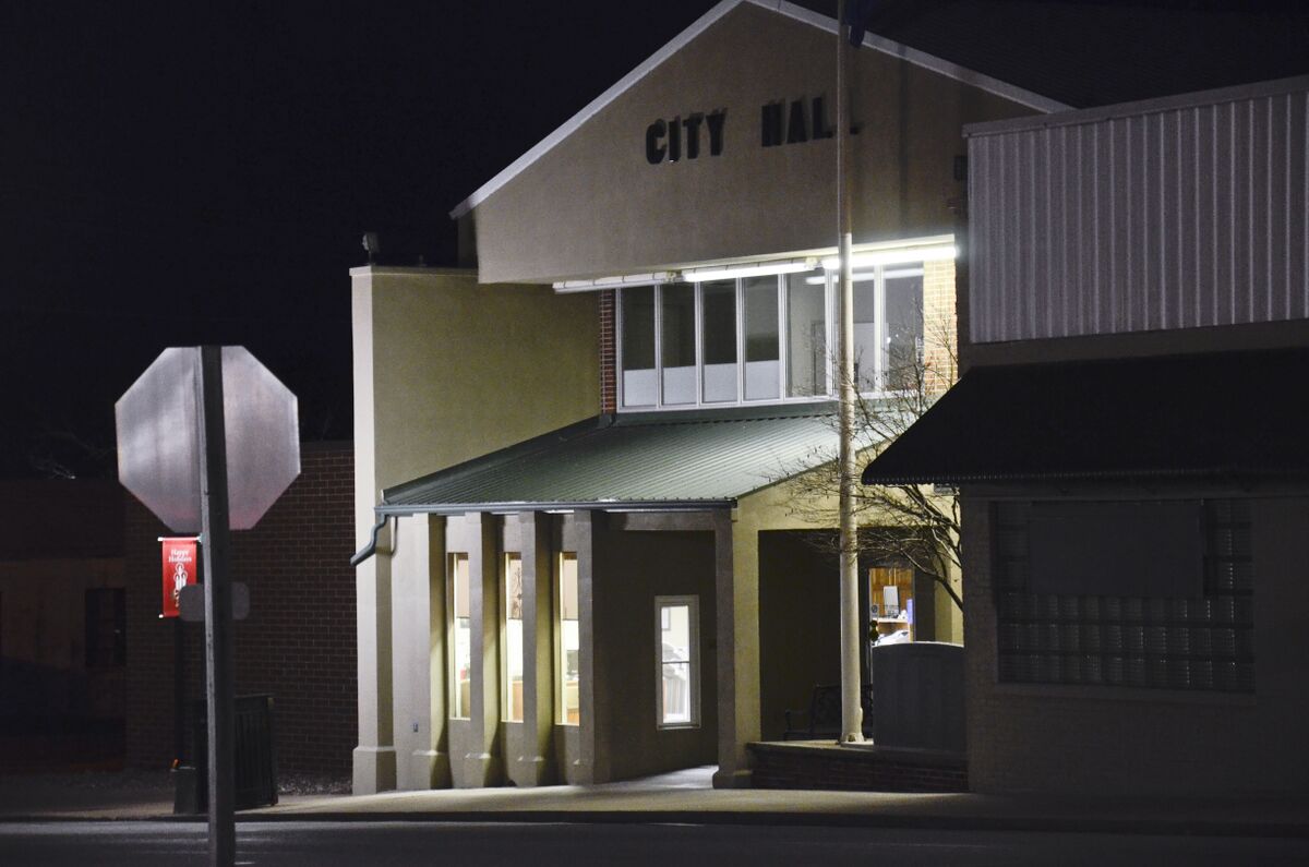 ملفCity Hall Versailles, Missouri.jpg المعرفة