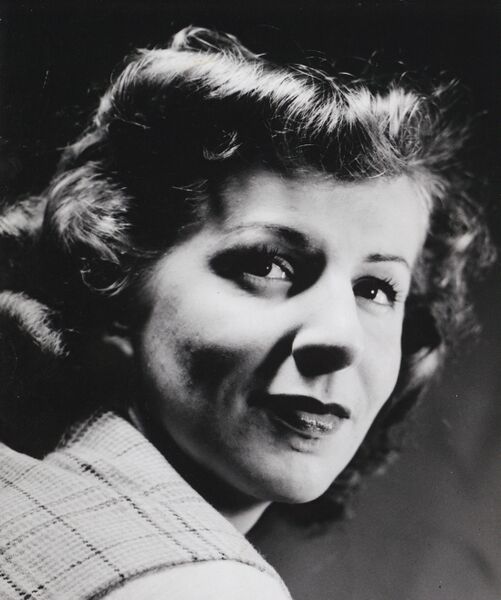 ملف:Denise Pelletier 1946.jpg