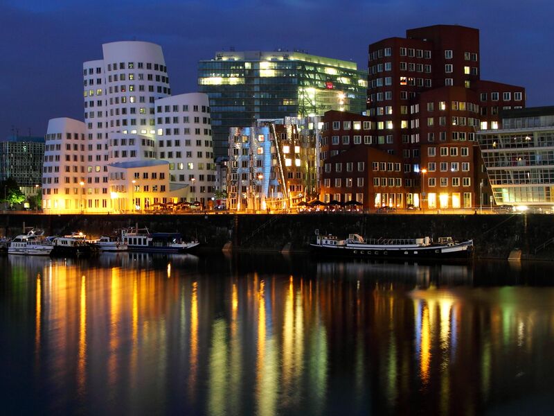 ملف:Dus Hafen2.JPG