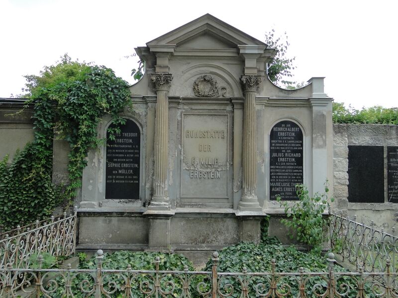 ملف:Erbstein Familiengrabstätte Dresden.JPG