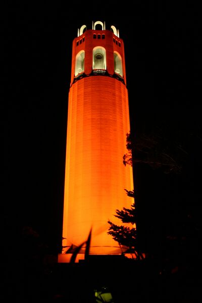 ملف:Coit Tower at Night.JPG