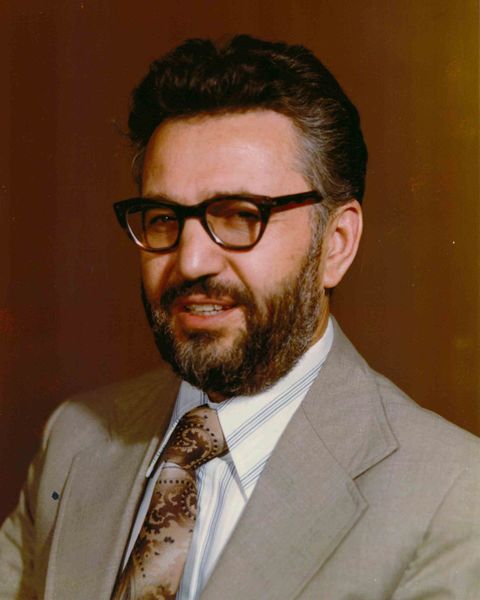 ملف:Ebrahim Yazdi portrait.jpg
