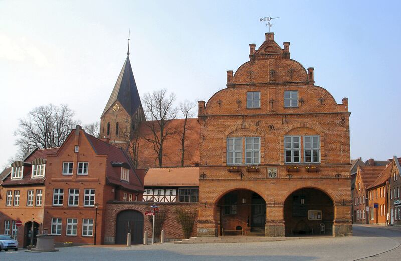 ملف:Rathaus Gadebusch.jpg