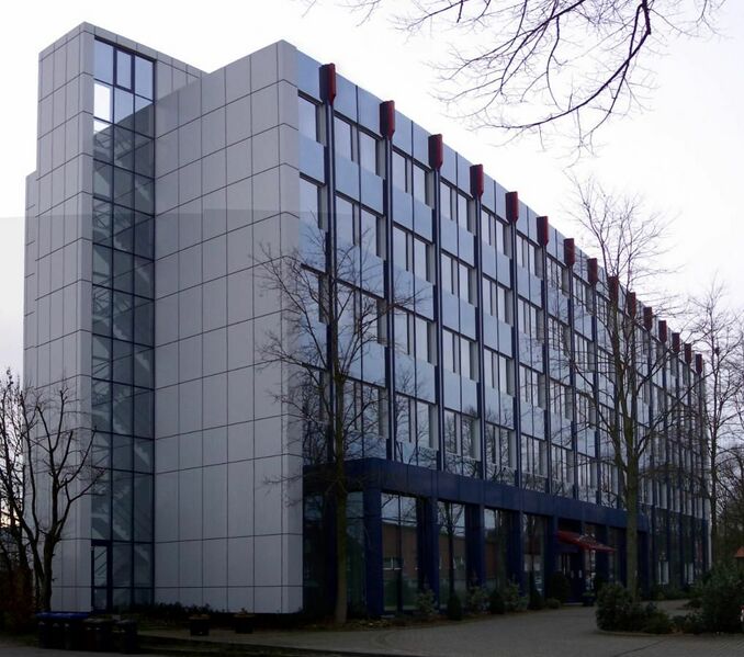 ملف:Schmitz Cargobull Horstmar.jpg