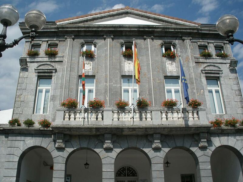 ملف:Trapagaran - Ayuntamiento 1.JPG