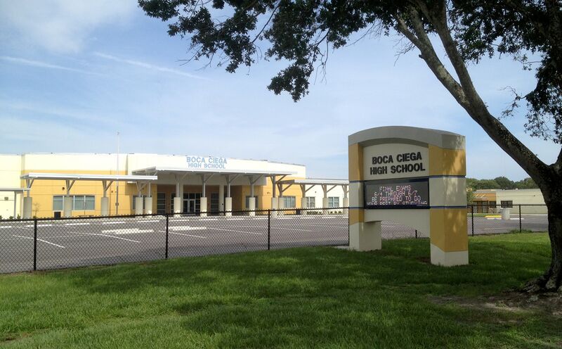 ملف:Boca Ciega High School.JPG