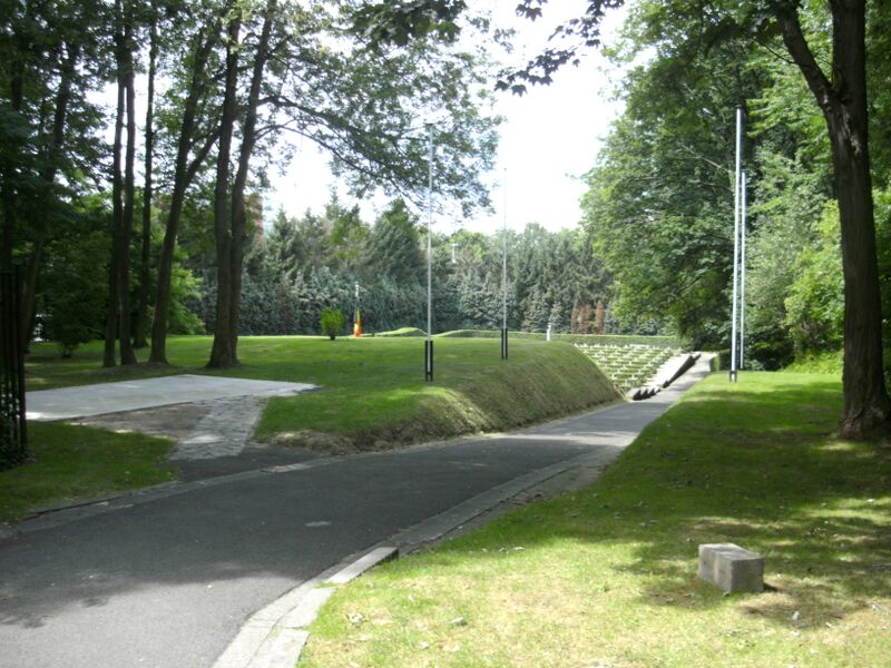 ملف:Enclos des fusillés-Entrée.JPG