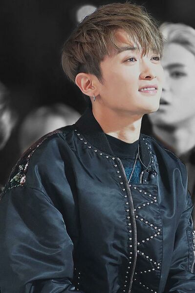 ملف:Kimjaeduck 161119 MMA.jpg