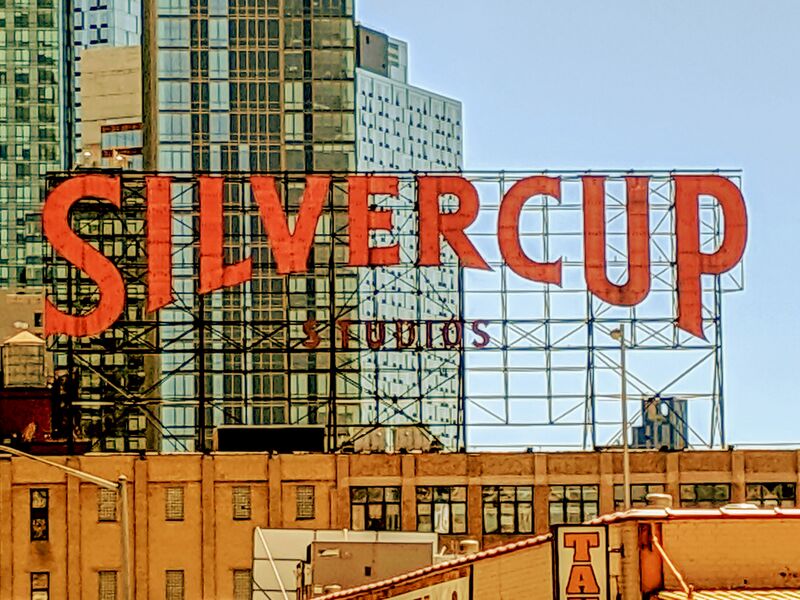 ملف:Silvercup sign 20190519 130130.jpg