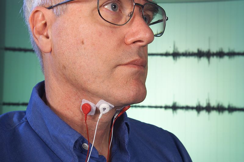 ملف:Subvocal speech recognition.jpg