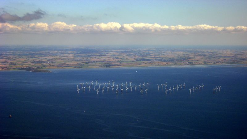 ملف:Turbiny wiatrowe w Szwecji, 2011 ubt.JPG