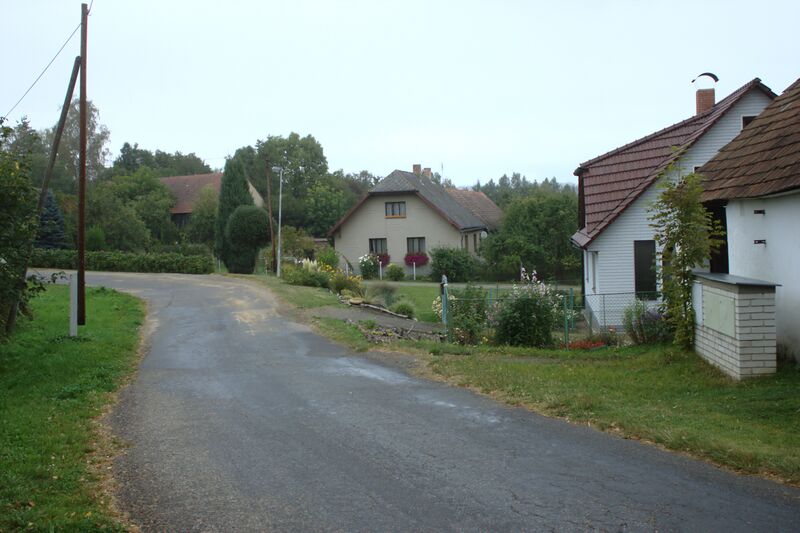 ملف:Blažnov, hlavní cesta II.jpg