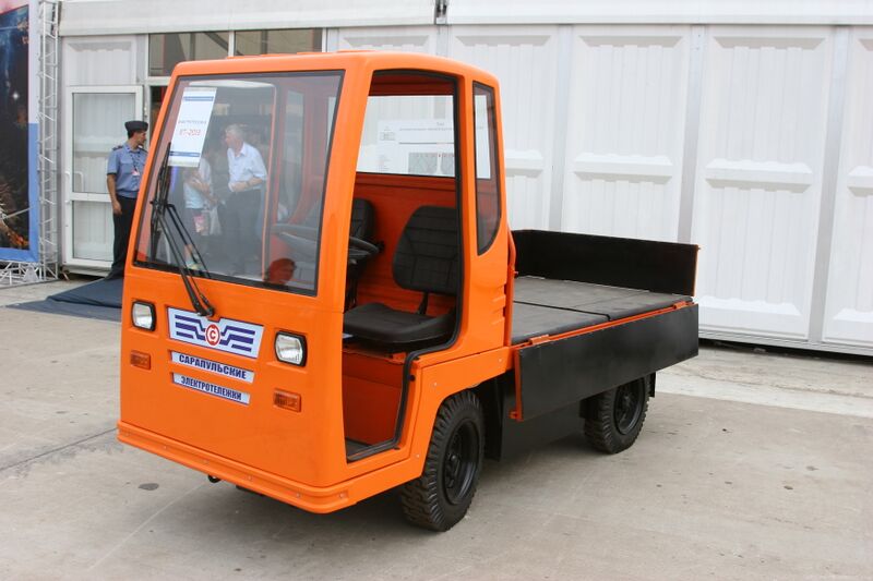 ملف:Sarapul Electrocar front view.jpg