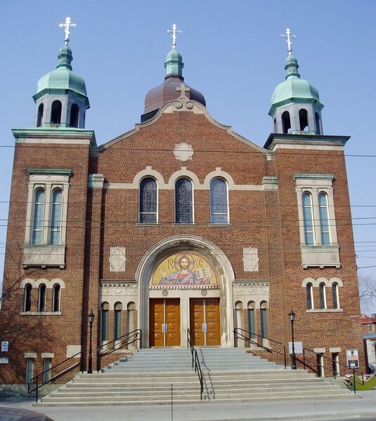 ملف:St Volodymyr's (Toronto).JPG