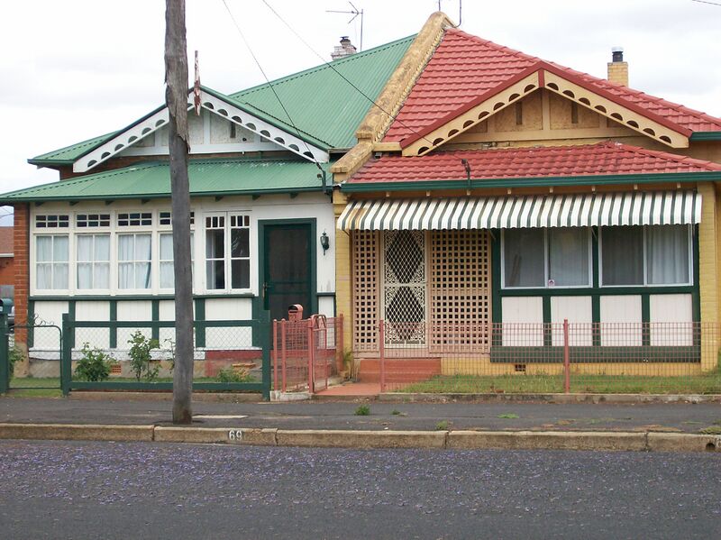 ملف:Edwardian Semi Detached Homes.jpg