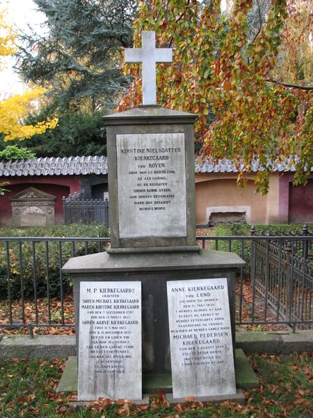 ملف:Image-Søren Kierkegaard grave 4.jpg