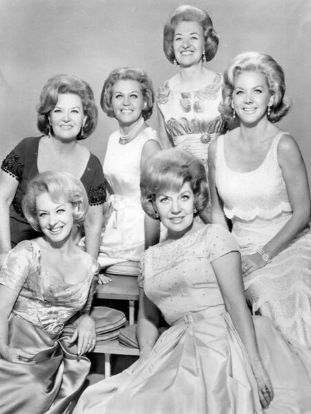 ملف:King sisters 1964.JPG